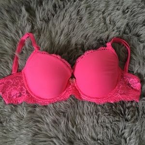 Victoria’s Secret bright pink Dream Angels bra